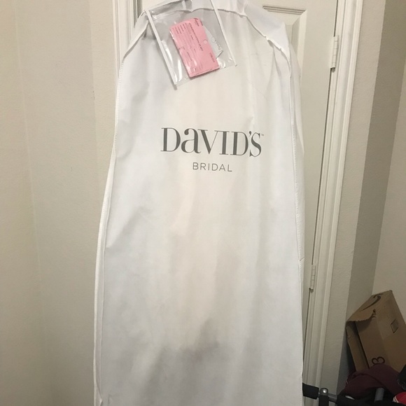 Wedding dress - Picture 3 of 8